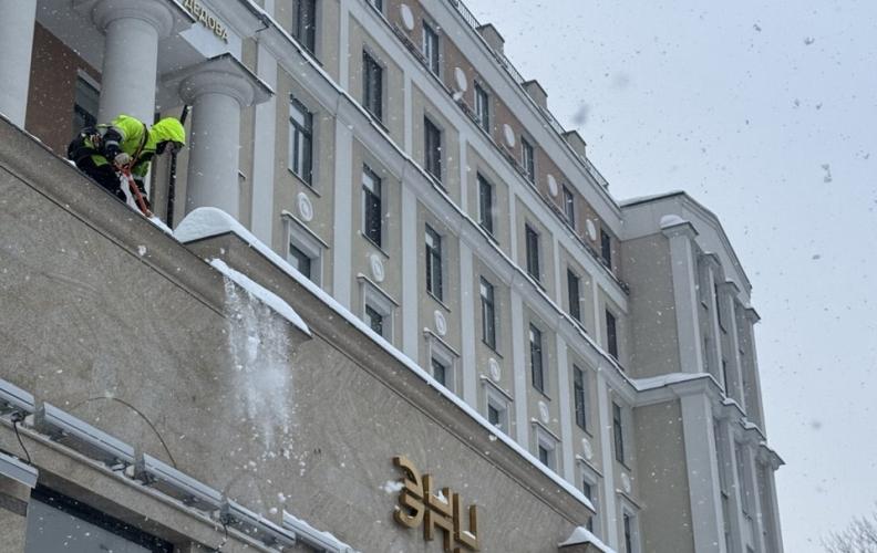 очистка кровли НМИЦ эндокринологии 